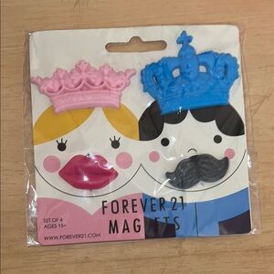 Forever 21 Pink and Blue Crown Magnet Set NWT